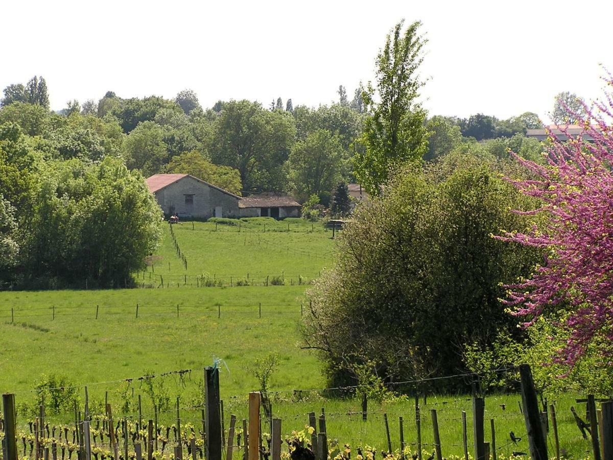 לינה וארוחת בוקר Vérac La Grange D'Oustaud מראה חיצוני תמונה