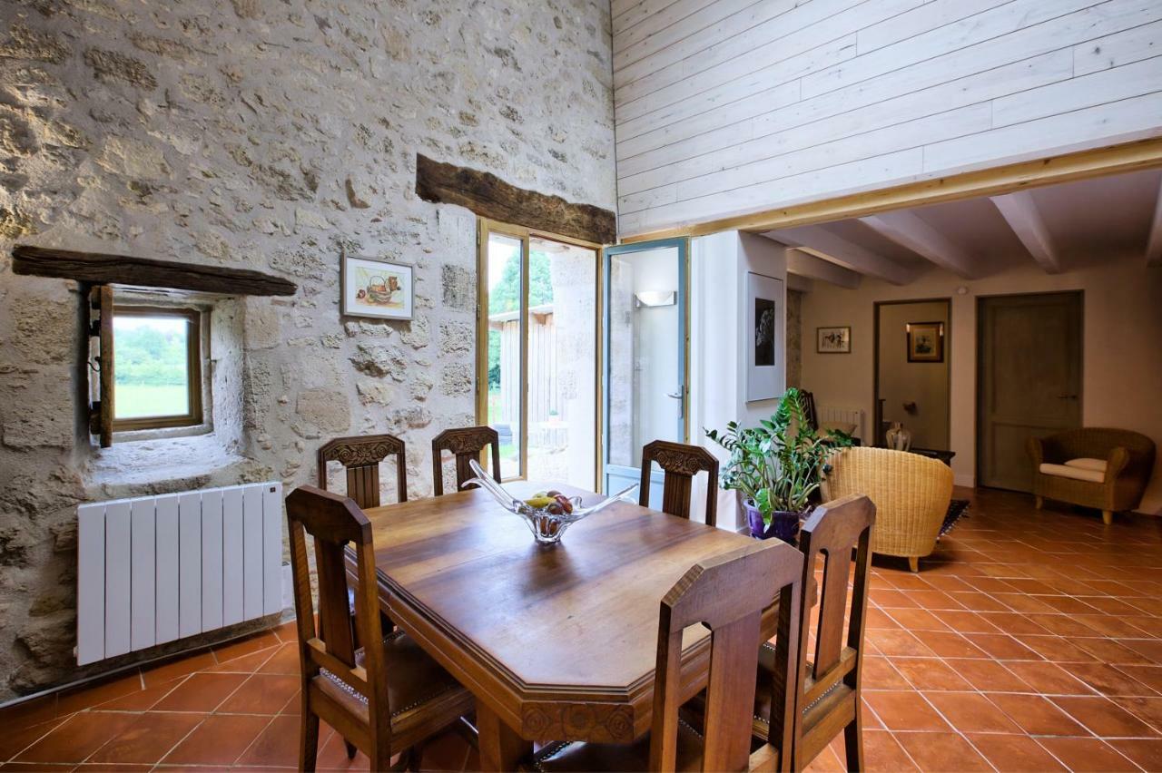 לינה וארוחת בוקר Vérac La Grange D'Oustaud מראה חיצוני תמונה
